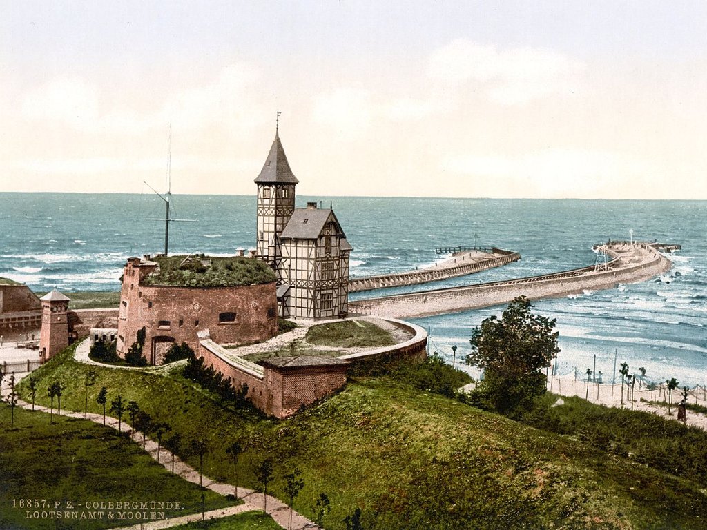 Historyczne zdjęcie latarni w Kołobrzegu